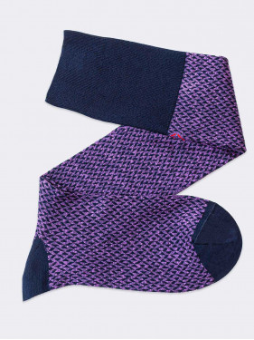 Dreieckig gemusterte lange Socken aus kühler Baumwolle