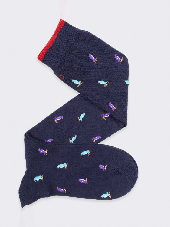 Lange Socken mit Pinguin-Muster