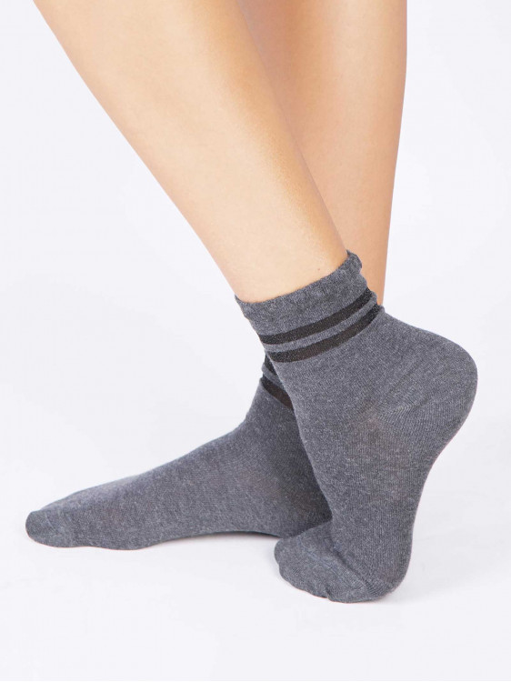 Kurze Socken mit Lurex-Streifen