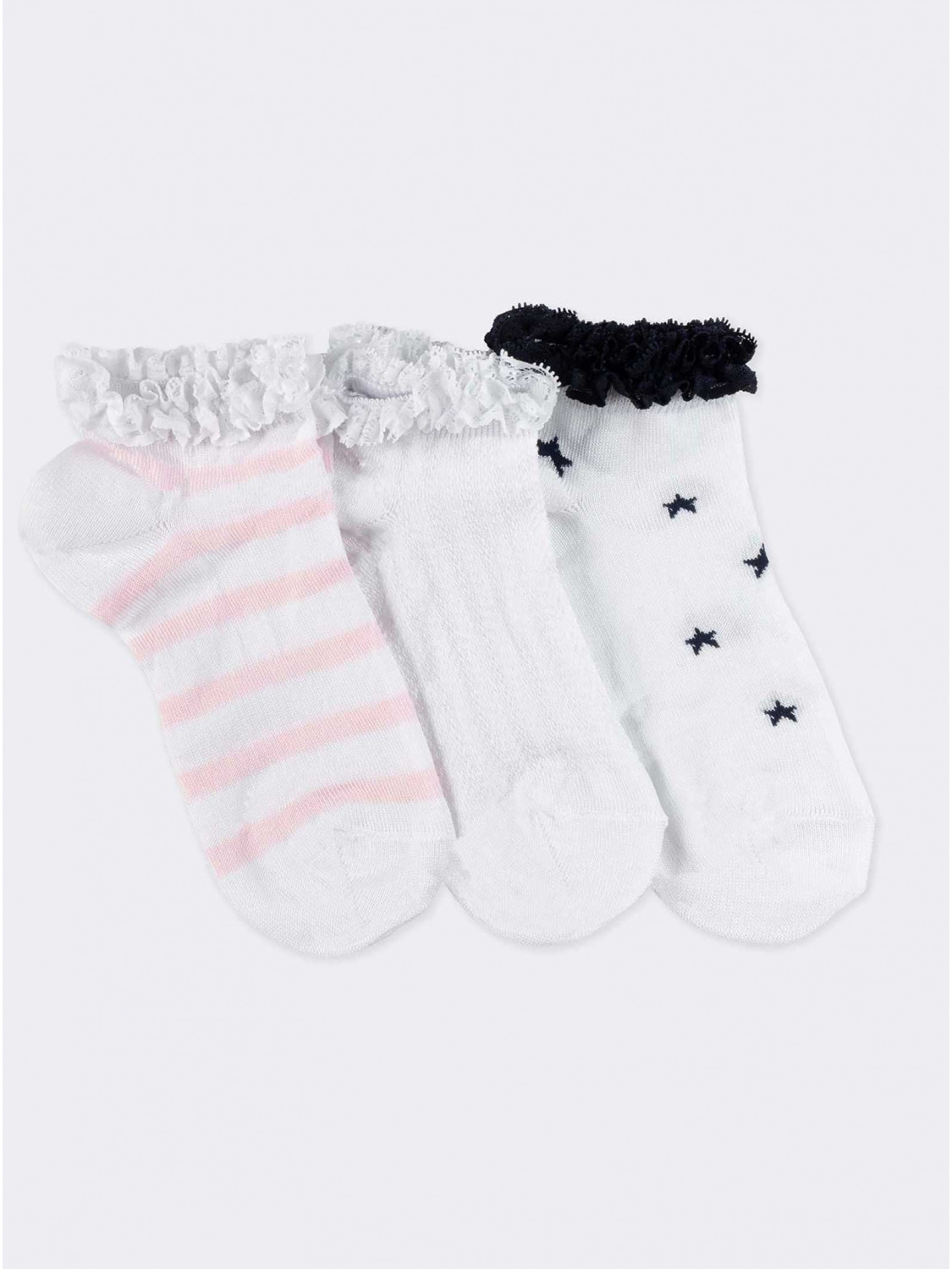 Kurzer Satz Socken mit Spitzenmuster für Mädchen