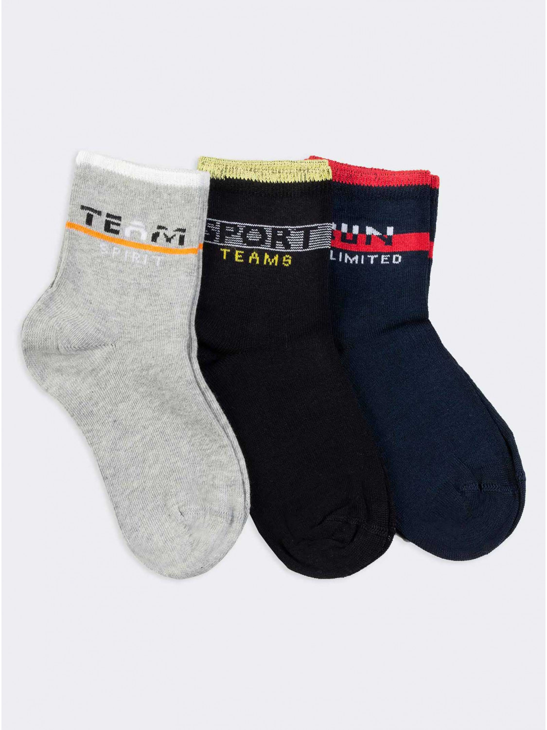 Sportlich gemusterte kurze Socken für Jungen