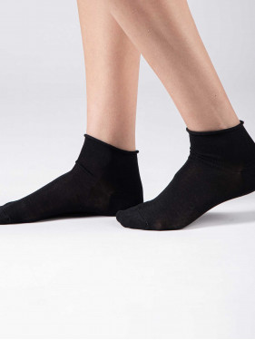 Women’s  short socks in fresh cotton - laser cut