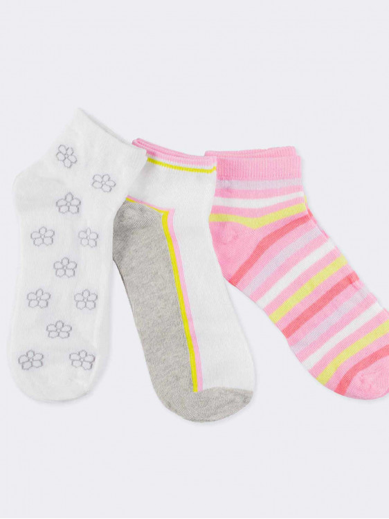 Tris pink and gray patterned Kids Crew socks 
