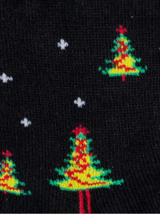 Socken mit Weihnachtsbaummuster