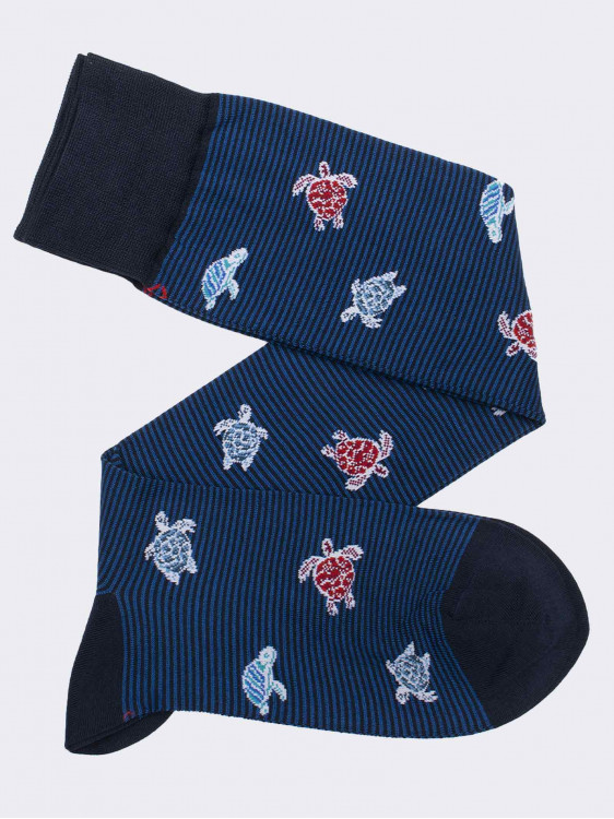 Gestreifte und schildkrötengemusterte lange Socken aus frischer Baumwolle