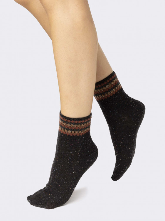 Women's crew socks with striped cuff and buttoned yarn in warm Cotton
