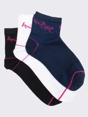 Drei kurze Socken für Frauen, gemustert, schön, aus frischer Baumwolle