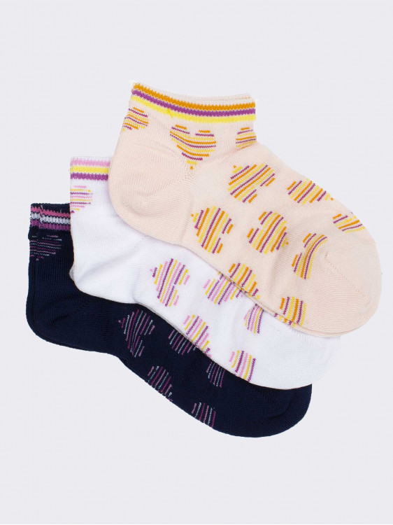 Tris short socks for girl with colorful hearts pattern