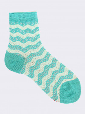 Perforierte kurze Socken für Mädchen mit Wellenmuster