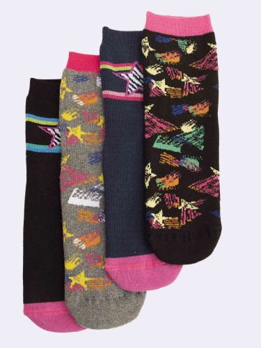 Vier Paar rutschfeste Socken mit Sternenmuster für Mädchen
