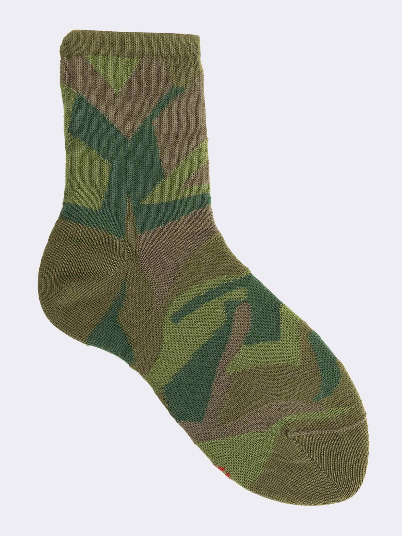 Boy's geometric patterned short sports socks