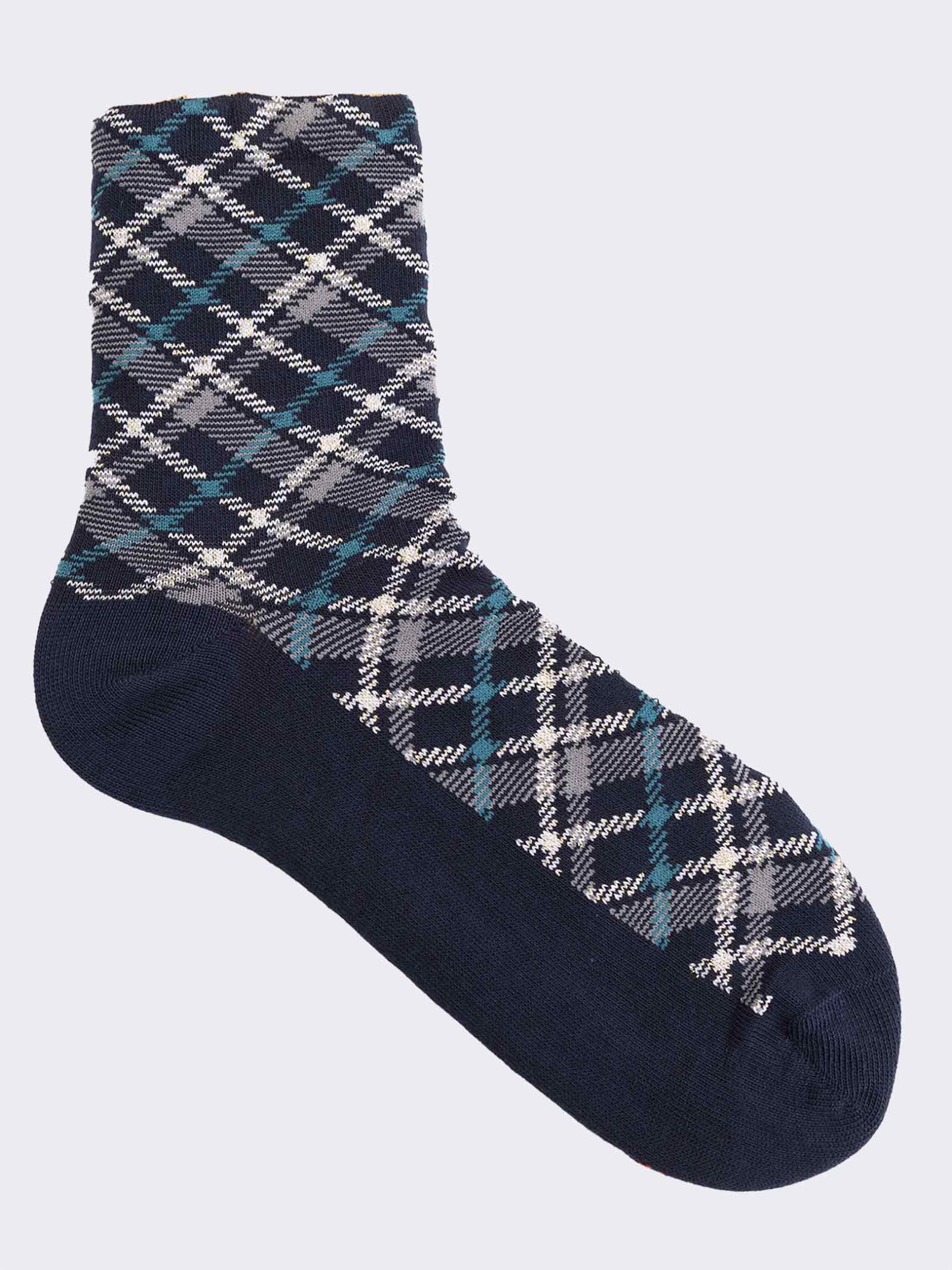 Women's check patterned crew socks in warm cotton