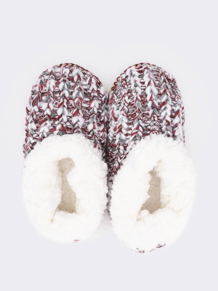 Patterned women's slipper with embroidery with warm interior