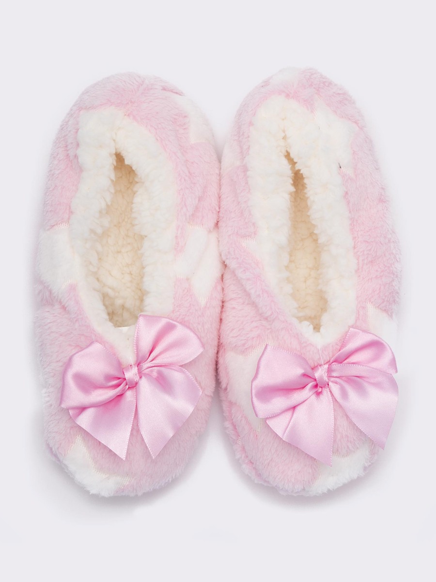 Women's slippers with star pattern and soft interior