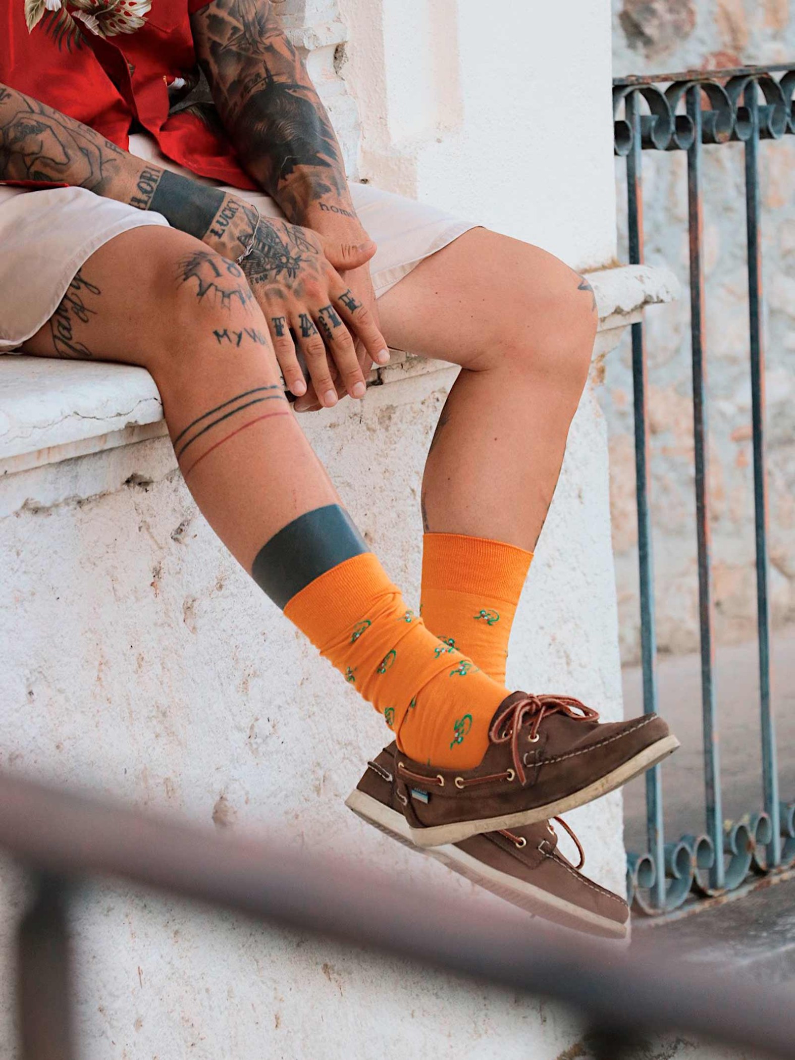 Men's geckos patterned knee-hih socks in fresh Cotton - Made in Italy