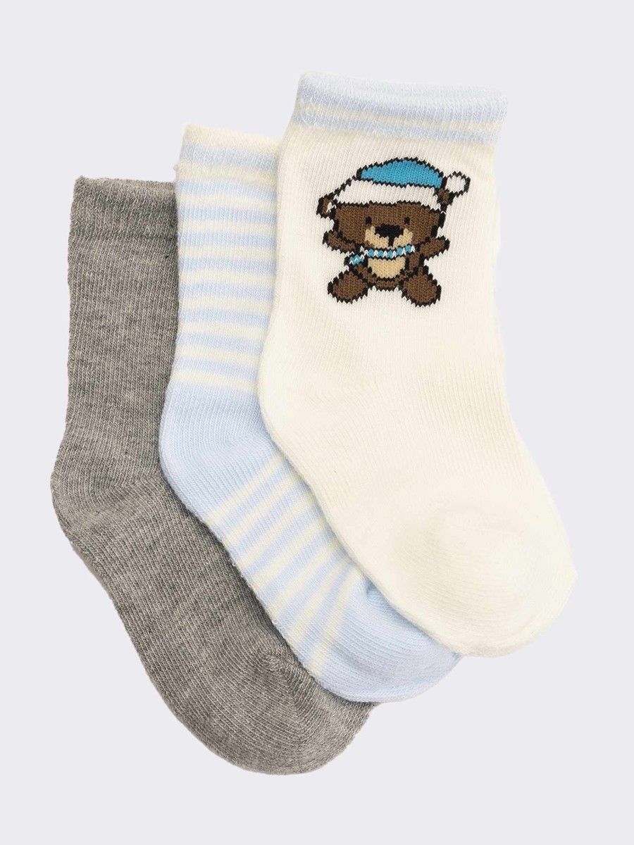 Baby boy gift box - socks - bib - shoes - teddy bear