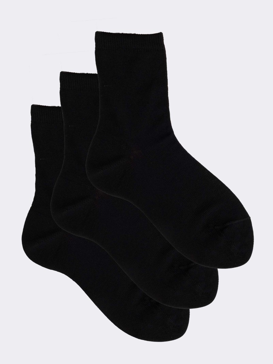 Three pairs of children's classic short cotton socks